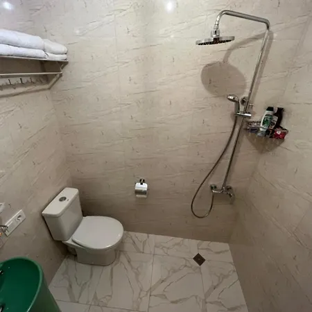 Central Park Apartments In Тбилиси Экстерьер фото